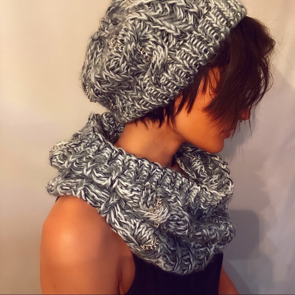 2 piece Hat and Scarf for cold weather